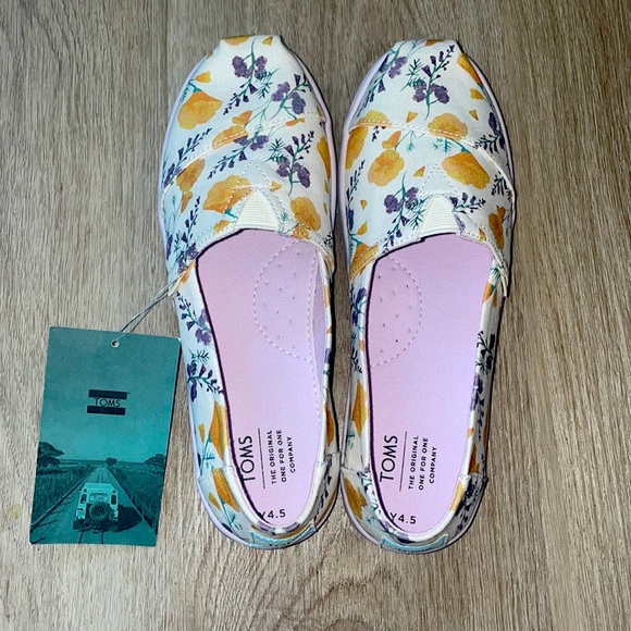TOMS - Picture 1 of 3